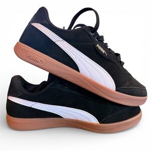 Puma Men's Black and White Sneakers with Brown Sole